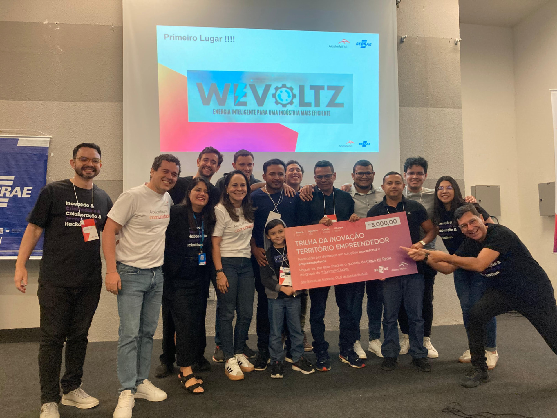 Time vencedor do 1º lugar na Trilha da Inovação — ArcelorMittal e Sebrae