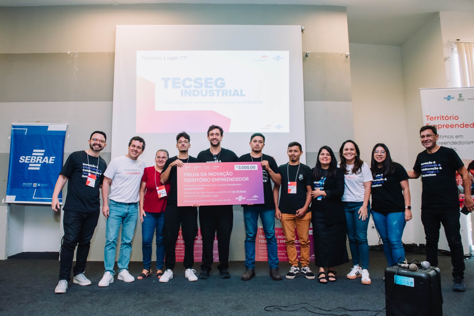 Cerimônia de premiação do hackathon com Sebrae e ArcelorMittal